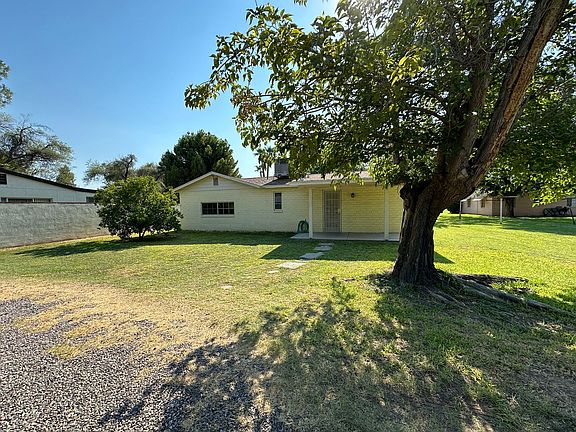 4th image of 1419 S College Ave