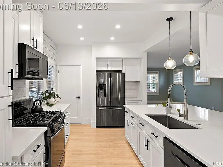 487 Smith Ave — Photo 8