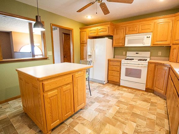 5th image of 109 N Dartmouth Dr