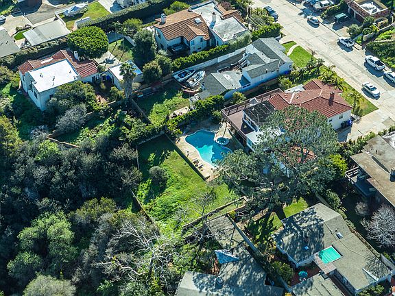 4th image of 3328 Harbor View Dr