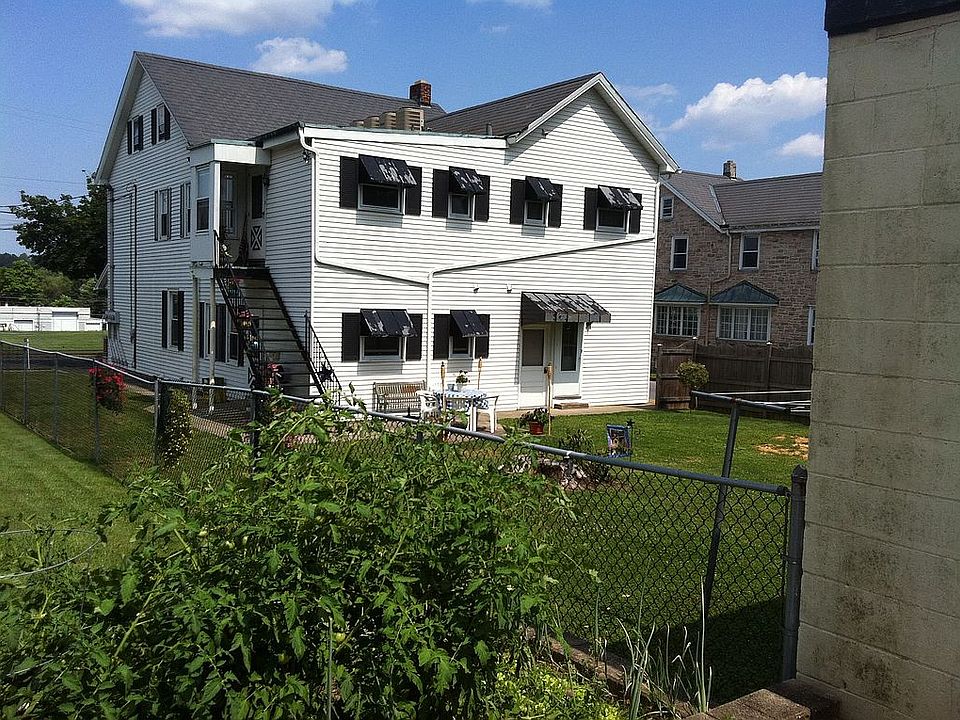 2nd image of 3029-3031 S 2nd St