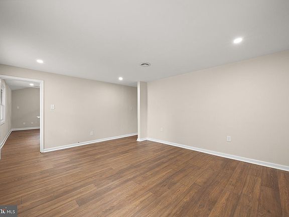 3rd image of 92 Florence Ave