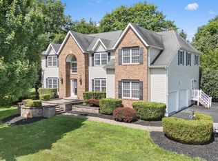 93 Elise Dr, Middletown, NY 10941