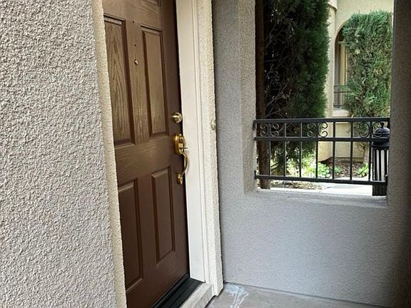 4th image of 615 Adeline Ave