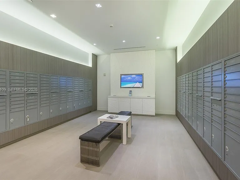 17111 Biscayne Blvd #903 — Photo 3