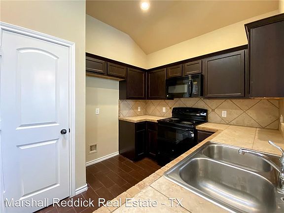 4th image of 125 Creekside Villa Dr