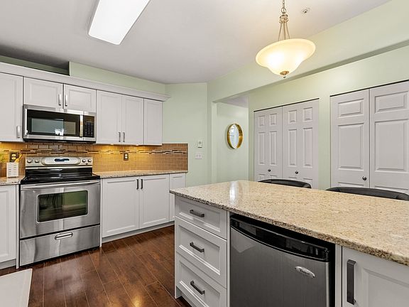 5th image of 20189 54th Ave #109
