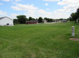 403 3rd St S, Coggon, IA 52218