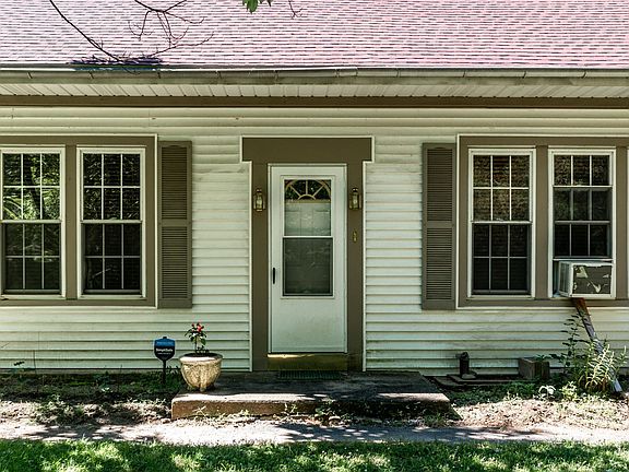 2nd image of 339 Stecker Mill Rd