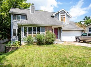 228 Circle Dr, Marshall, MI