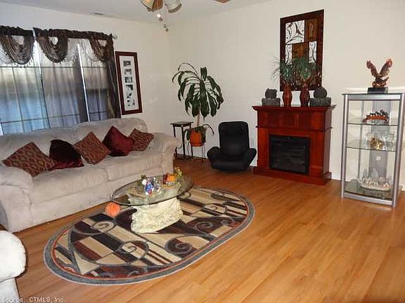 5th image of 90 Mercer Ave