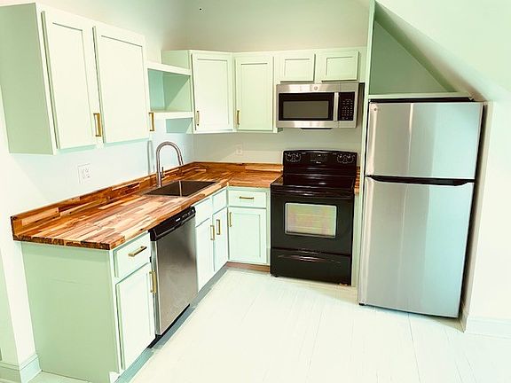 5th image of 558 E High St #2