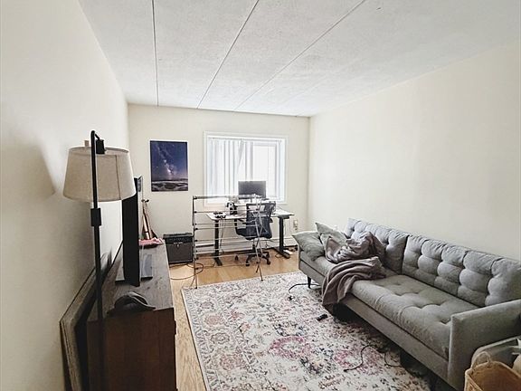 4th image of 761 E 6th St APT 2