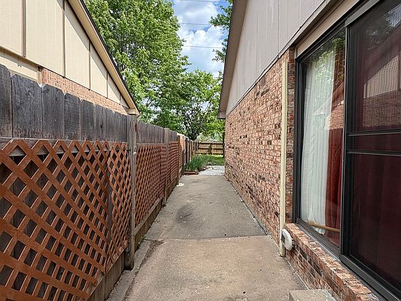 5th image of 6528 W Oneil St