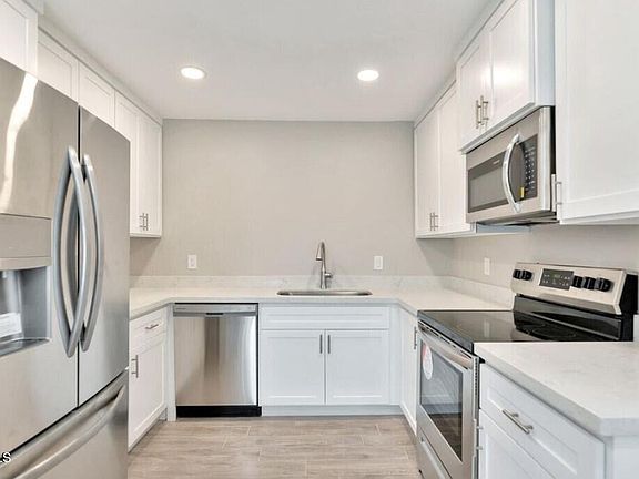 3rd image of 9078 E EVANS Drive
