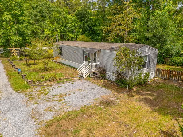 23 Louise Ln, Waverly, GA 31565