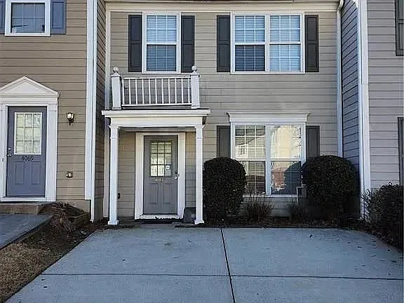 2 bed, 2.5 bath, 1294 sqft, $1,800 — Photo 2