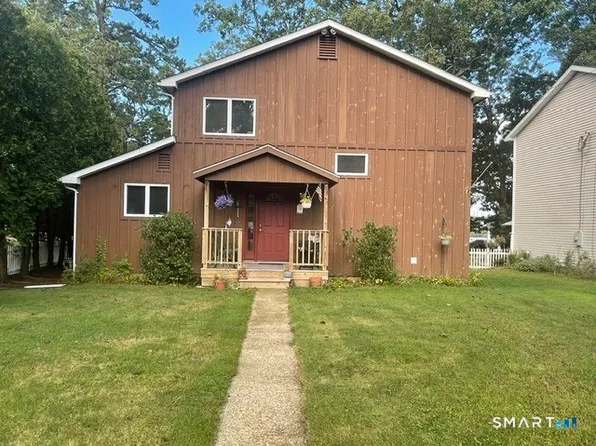 10 Bluff Rd W, Gales Ferry, CT 06335
