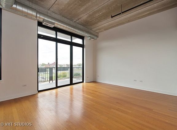 2nd image of 811 W 15th Pl Unit 611