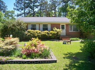 202 Crystal Lake Dr, Havelock, NC 28532