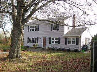 13 S Ferry Rd, Narragansett, RI 02882