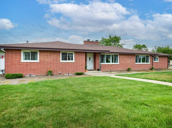 8841 Kathy Ln, Des Plaines, IL 60016
