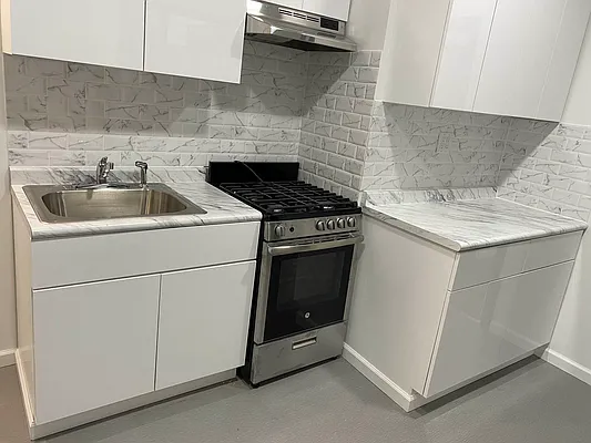 Rented by New York Realty Minimax Inc | media 13