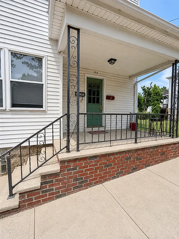 2 bed, 1.0 bath, 600 sqft, $1,350 — Photo 3