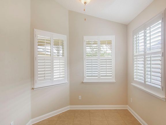 5th image of 605 N Legacy Trl