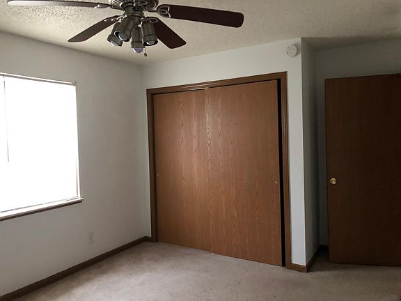 2nd image of 20 E Parkland Ave
