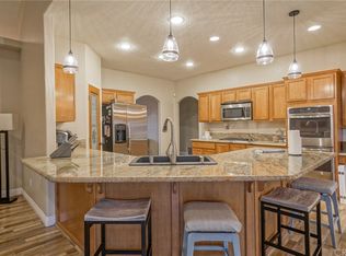 25025 Little Teepee Rd, Apple Valley, CA 92307