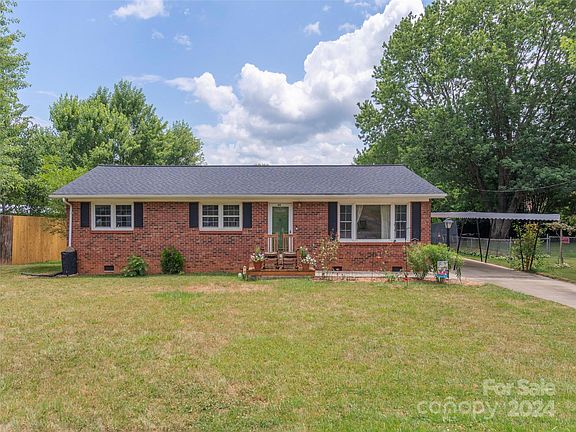2nd image of 44 Woodview Dr