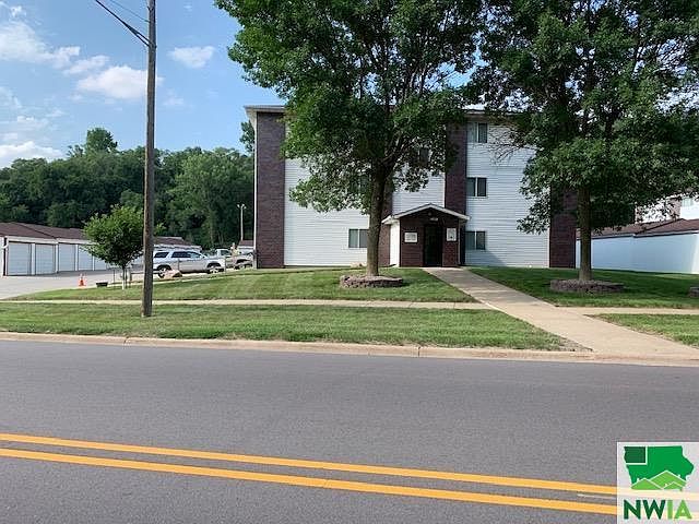 1st image of 2807-2811 Lincoln Way