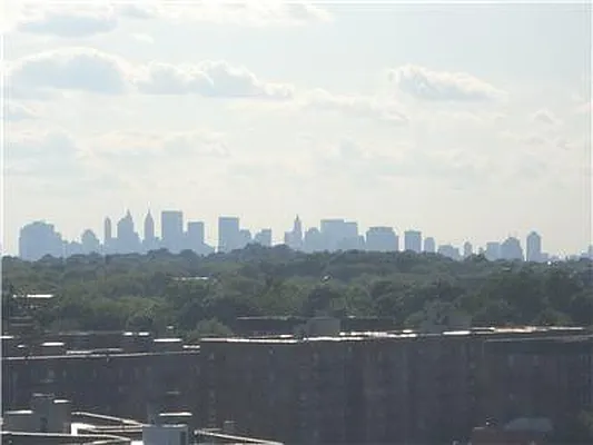 Sold by R New York | media 34