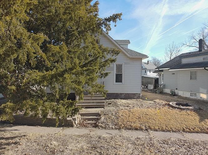 1st image of 209 S Lincoln Ave