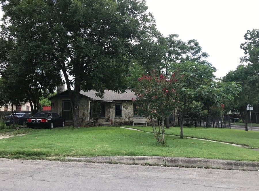 1st image of 301 Thomas Jefferson Dr