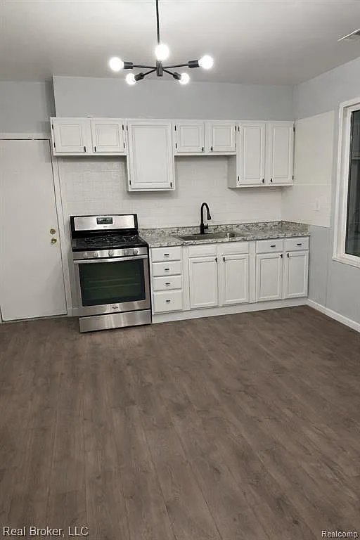 Building Photo - 2300 Whalen St
