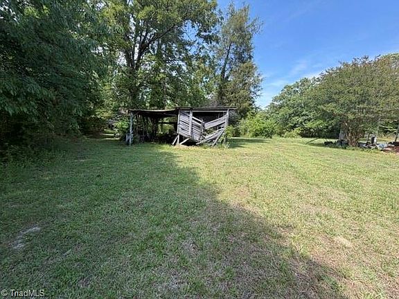 3rd image of 571 Garner Rd