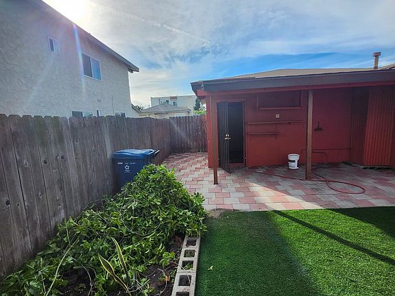 4th image of 14923 Larch Ave #14923