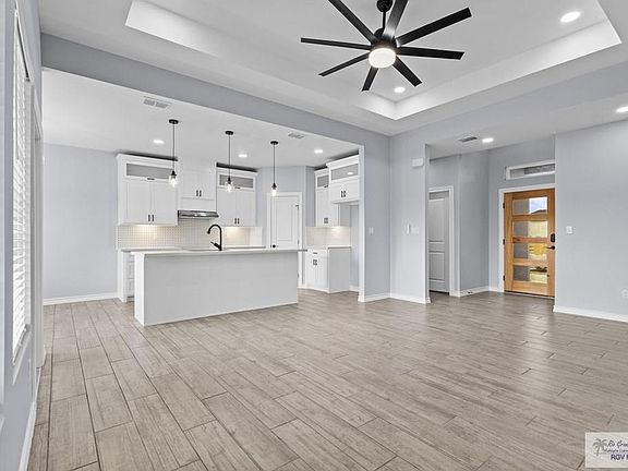 3rd image of 218 Hope Dr