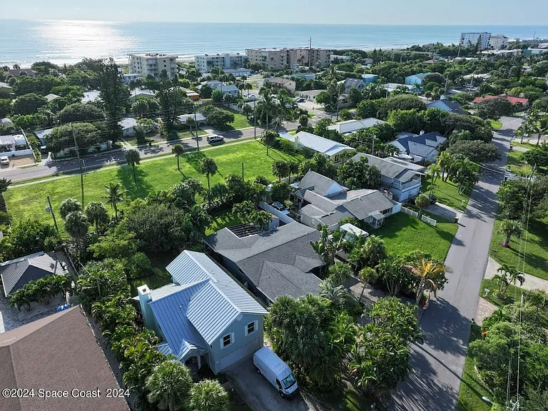 1445 Bayshore Dr — Photo 29