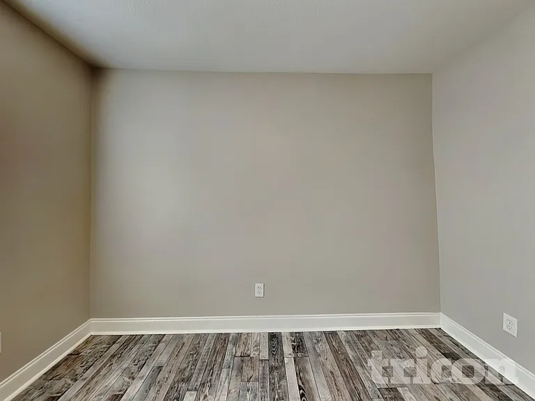 451 Presidents Ct — Photo 12