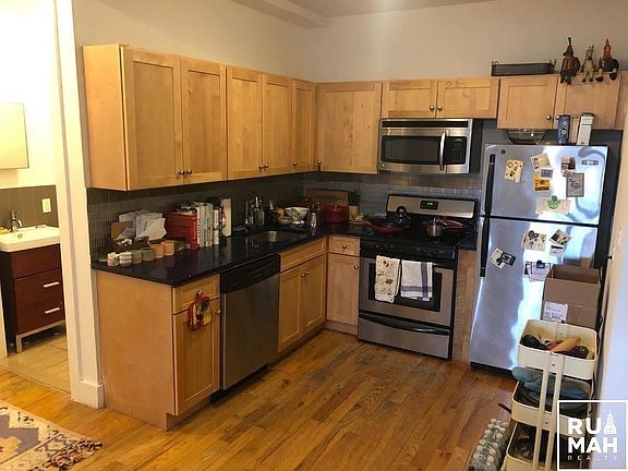 3rd image of 670 Prospect Pl #1F