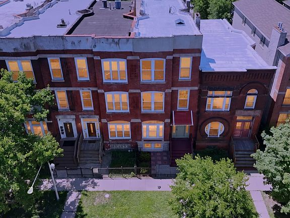3rd image of 3169 W Monroe St
