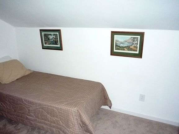 2nd floor bedroom