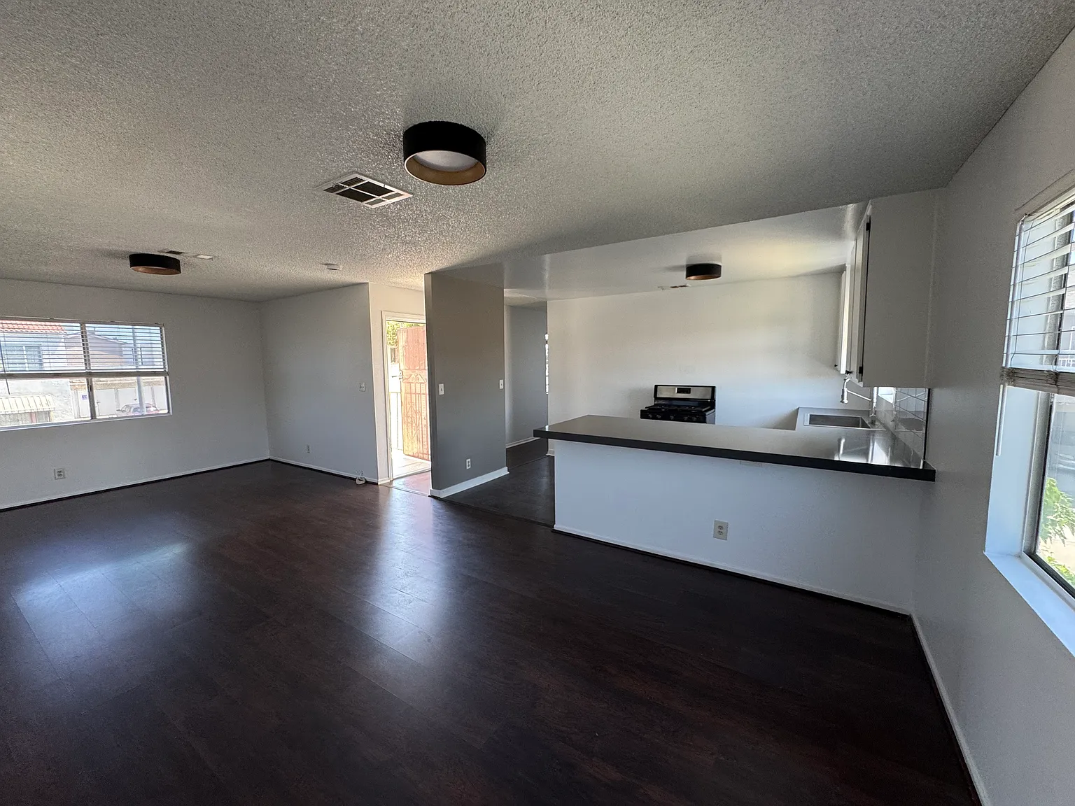 2 bed, 1200 sqft, $2,800 — Photo 1