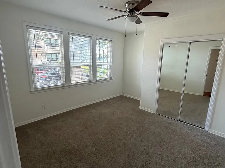 2764 Vernon Ter #1 — Photo 10