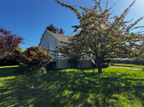 385 Kinver St, Esquimalt, BC V9A 6C3
