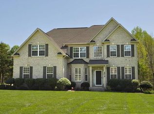 6614 Stonecroft Dr, Oak Ridge, NC 27310