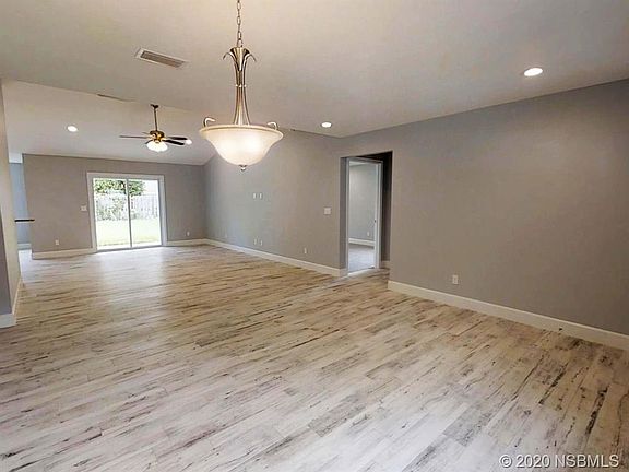 5th image of 2804 Victory Palm Dr